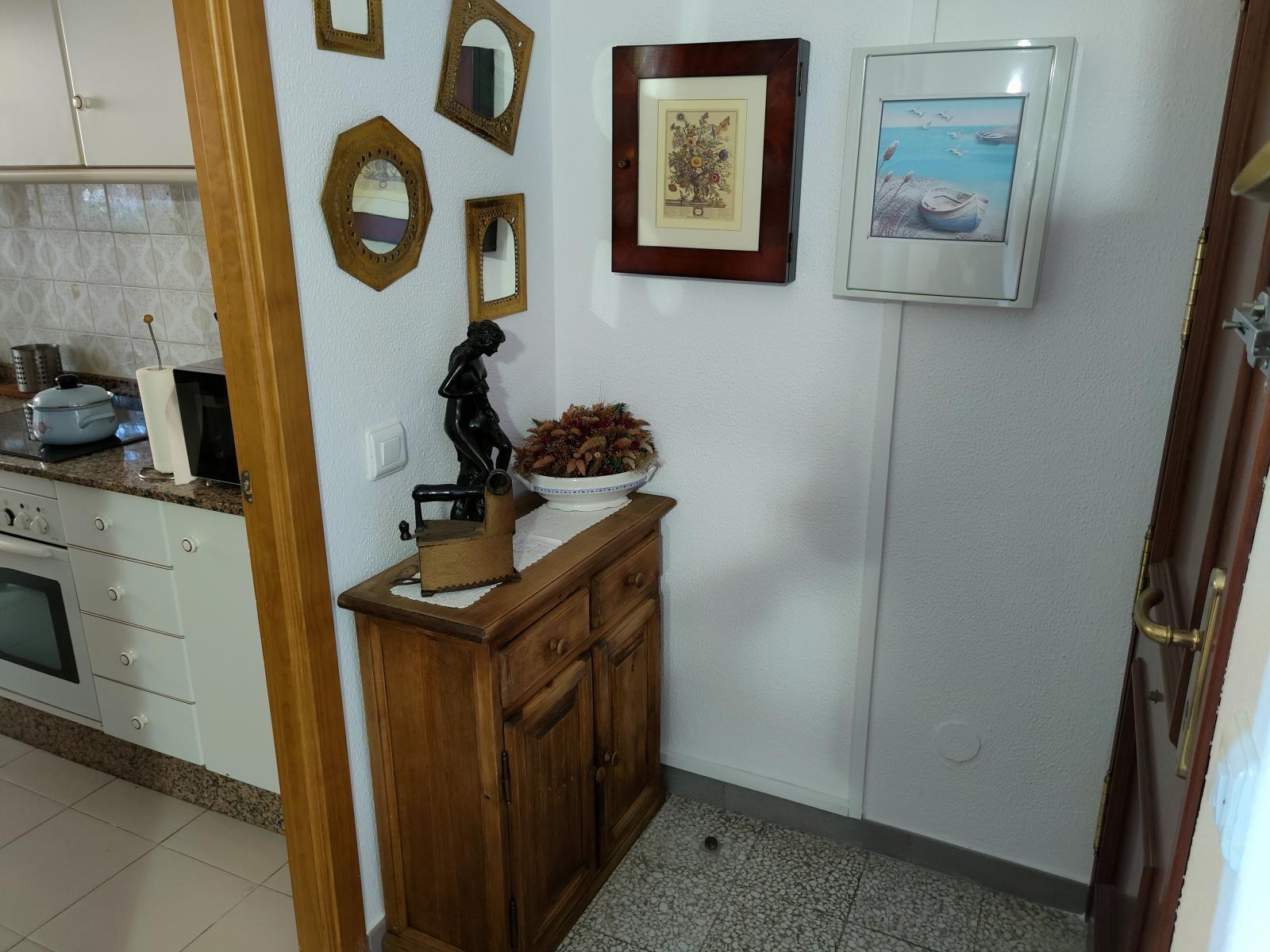 Piso en venta en FUENGIROLA CENTRO (Fuengirola), 180.000 € (Ref.: 2012)